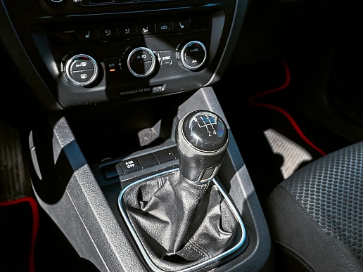 Купить Фольксваген ДЖетта 2013г.