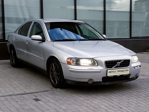 Купить Волво С60 2004г.