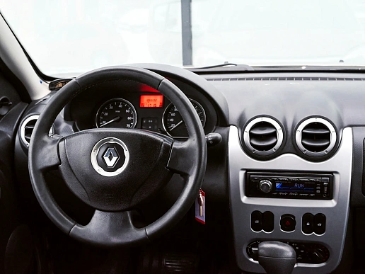 Купить Рено Сандеро 2012г.